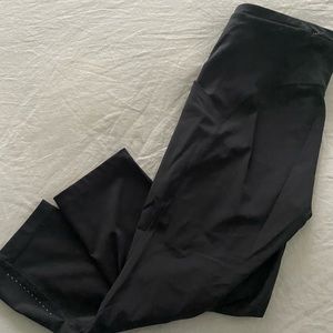 Lululemon cropped leggings with pockets